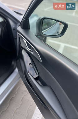 Хэтчбек Mazda 3 2017 в 
