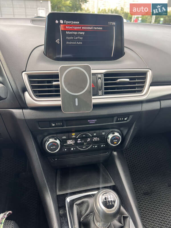 Хэтчбек Mazda 3 2017 в Киеве