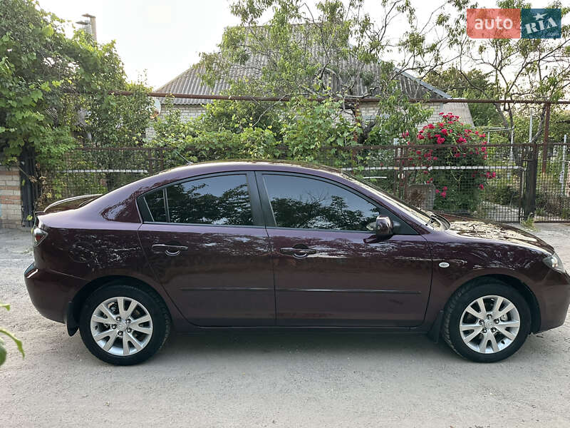 Седан Mazda 3 2006 в Запоріжжі