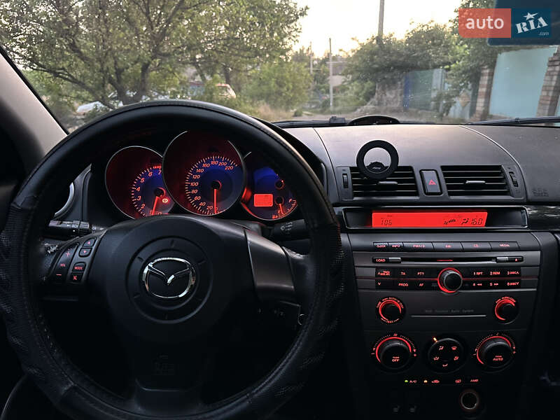 Седан Mazda 3 2006 в Запоріжжі