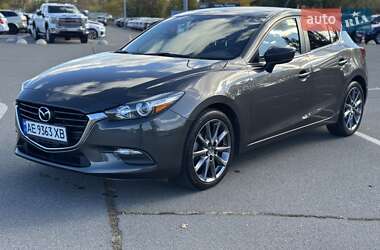 Хэтчбек Mazda 3 2017 в Днепре