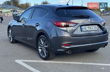 Хэтчбек Mazda 3 2017 в 