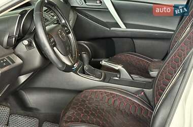 Хетчбек Mazda 3 2013 в 