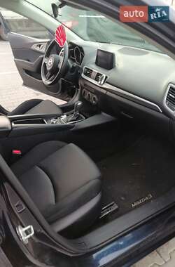 Седан Mazda 3 2017 в 