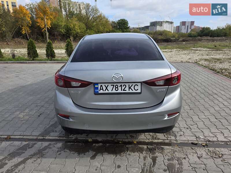 Седан Mazda 3 2016 в Тернополе