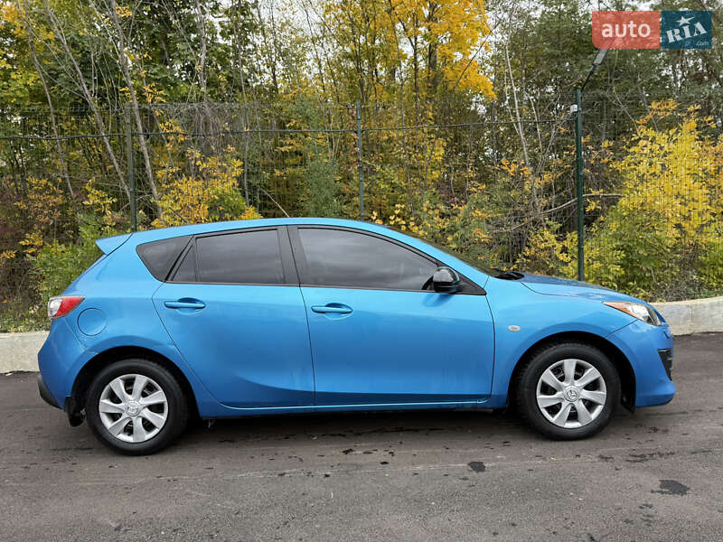 Хэтчбек Mazda 3 2010 в Киеве