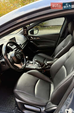 Седан Mazda 3 2016 в 