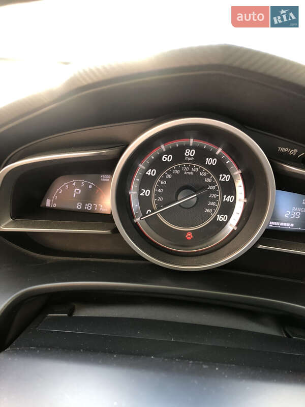 Седан Mazda 3 2016 в Киеве