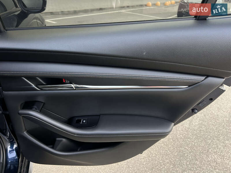 Седан Mazda 3 2020 в Киеве