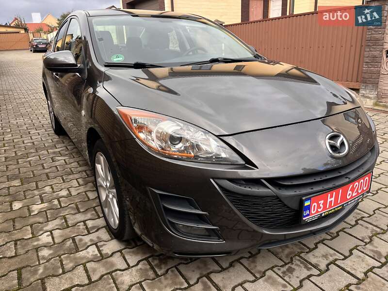 Седан Mazda 3 2011 в Луцке