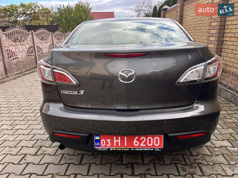 Седан Mazda 3 2011 в Луцке