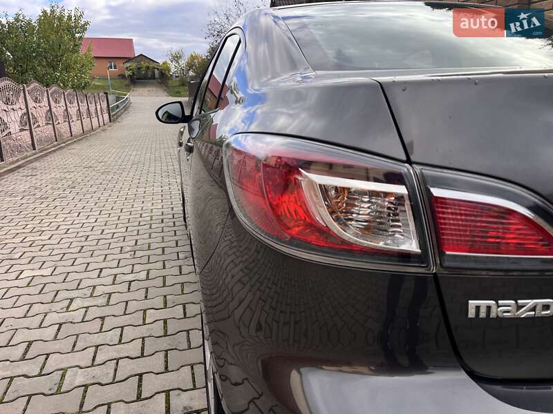 Седан Mazda 3 2011 в Луцке