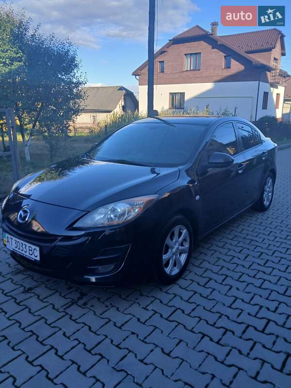 Седан Mazda 3 2011 в Ивано-Франковске