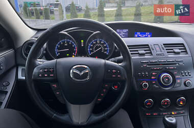 Седан Mazda 3 2013 в 