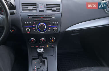 Седан Mazda 3 2013 в 
