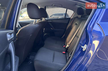 Седан Mazda 3 2013 в 