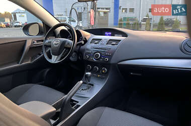 Седан Mazda 3 2013 в 