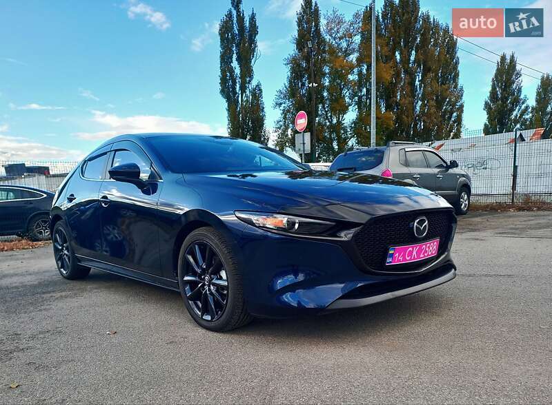 Хэтчбек Mazda 3 2024 в Киеве