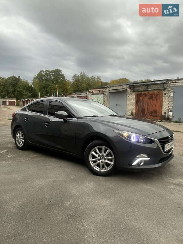 Седан Mazda 3 2015 в 