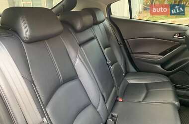 Хэтчбек Mazda 3 2017 в 