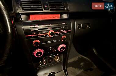 Хэтчбек Mazda 3 2003 в 