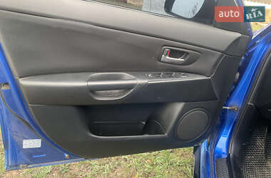Хэтчбек Mazda 3 2004 в  фото 10 Хэтчбек Mazda 3 2004 в