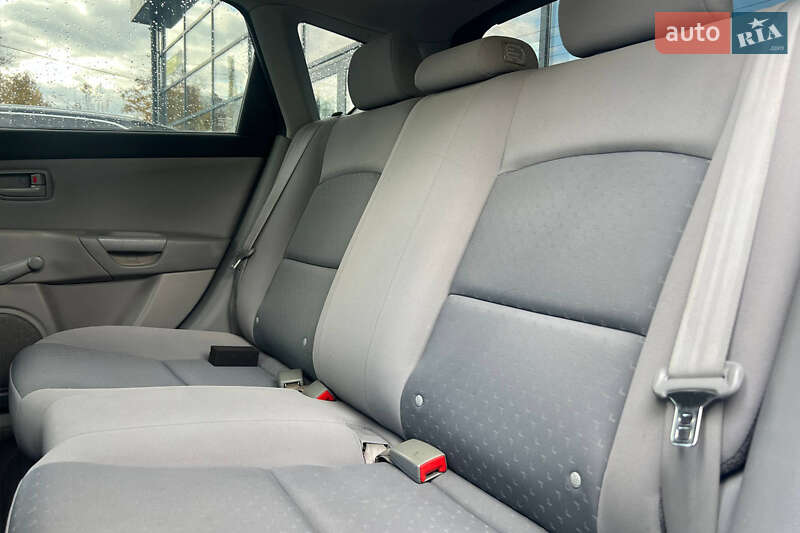 Хетчбек Mazda 3 2004 в Івано-Франківську
