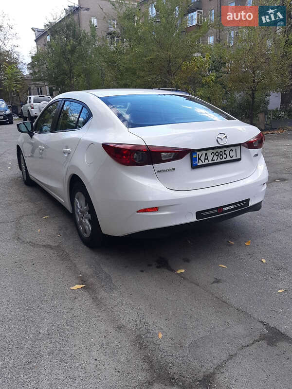 Седан Mazda 3 2015 в Запорожье