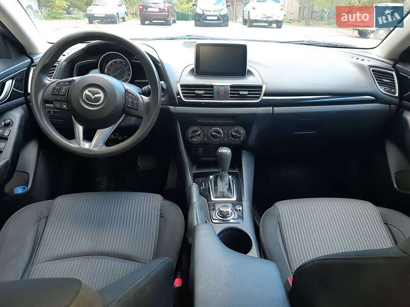 Седан Mazda 3 2015 в Запорожье