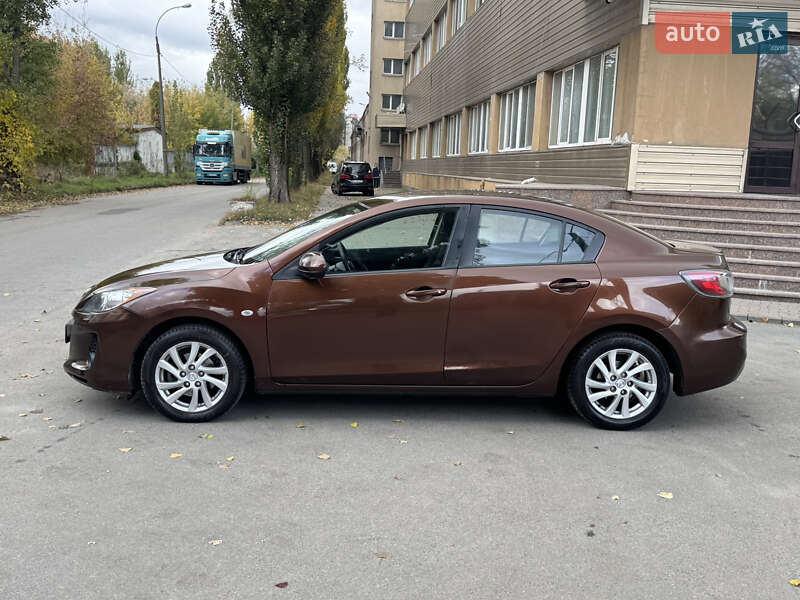 Седан Mazda 3 2011 в Києві