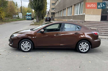 Седан Mazda 3 2011 в 