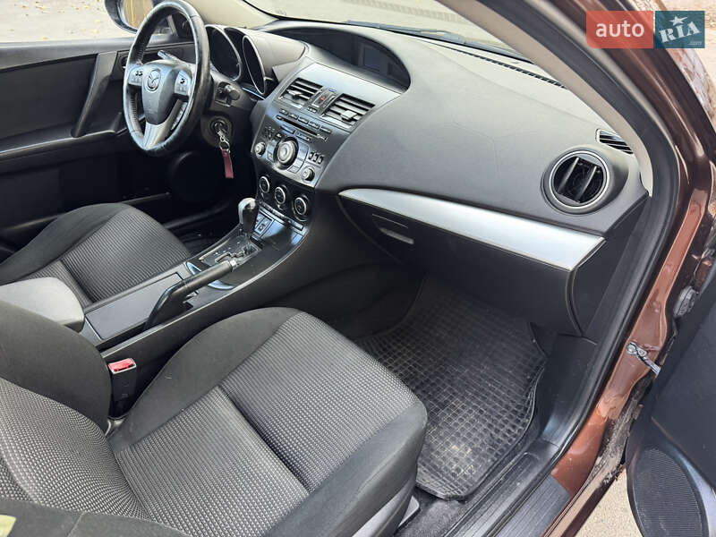 Седан Mazda 3 2011 в Києві