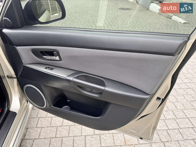 Седан Mazda 3 2008 в Запорожье