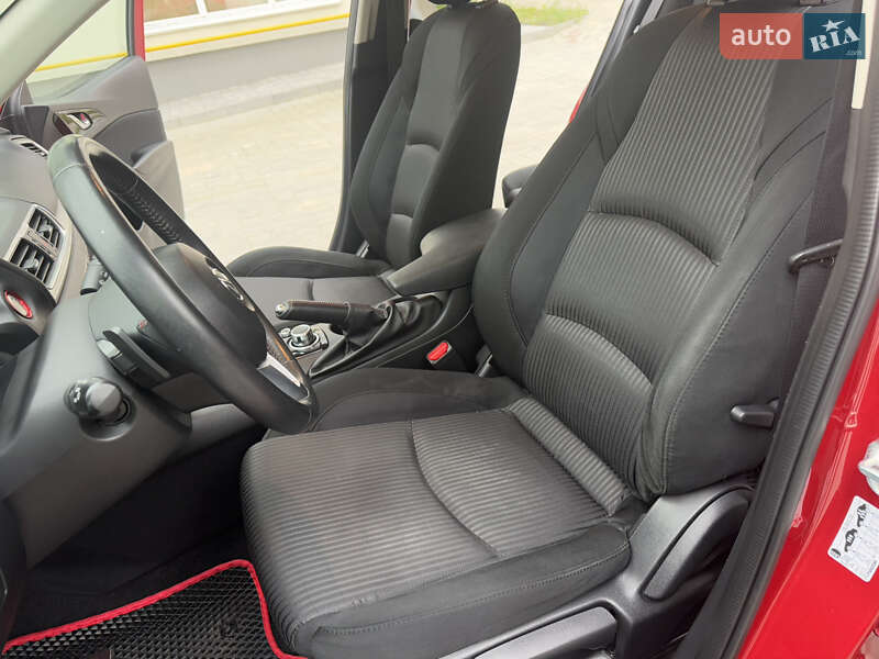 Седан Mazda 3 2014 в Виннице