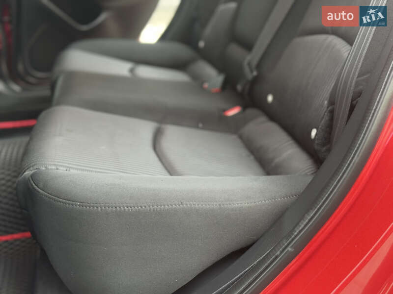 Седан Mazda 3 2014 в Виннице