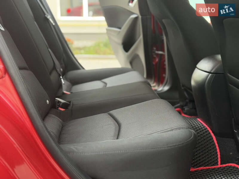 Седан Mazda 3 2014 в Виннице
