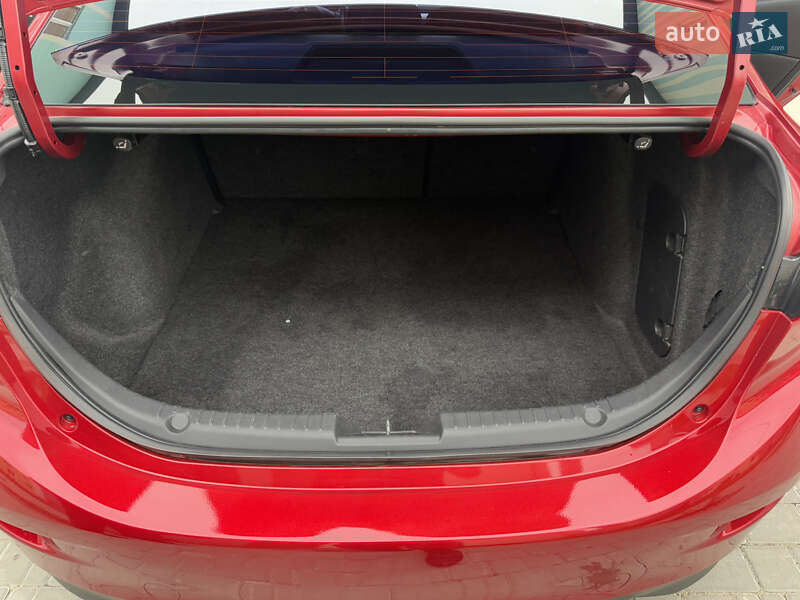 Седан Mazda 3 2014 в Виннице