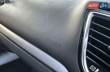 Хэтчбек Mazda 3 2016 в 