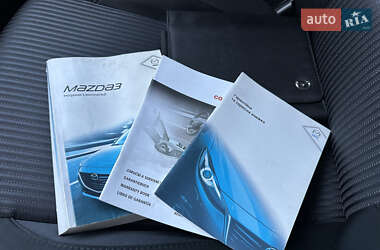 Хэтчбек Mazda 3 2016 в 
