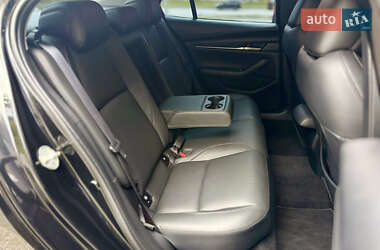 Седан Mazda 3 2023 в 