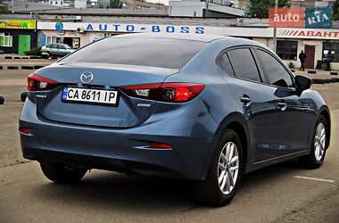Седан Mazda 3 2015 в 