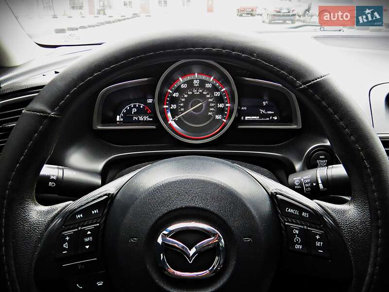 Седан Mazda 3 2015 в Черкассах