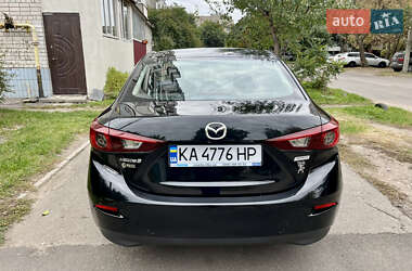 Седан Mazda 3 2015 в 