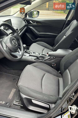 Седан Mazda 3 2015 в 