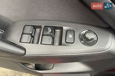 Хэтчбек Mazda 3 2013 в 