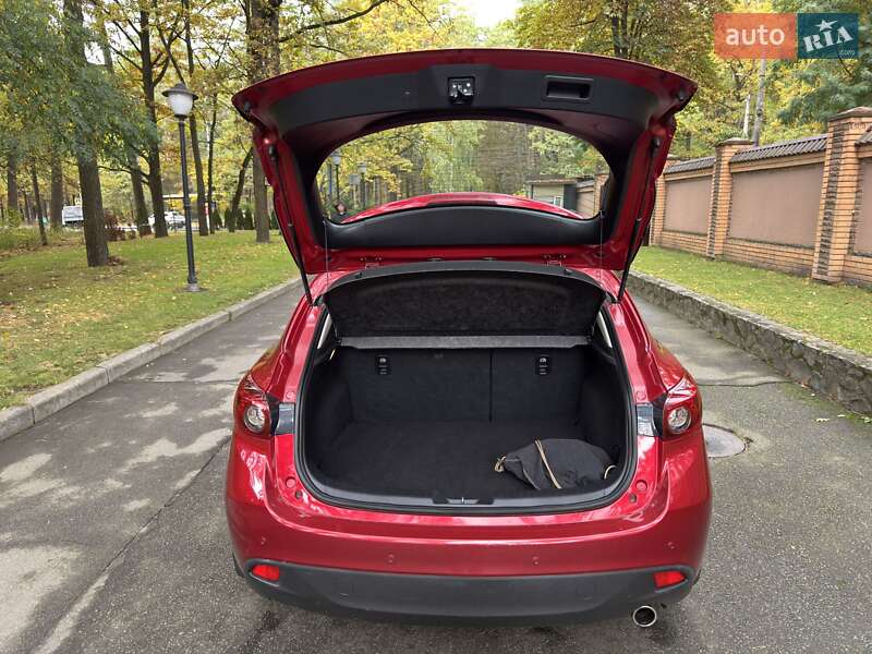 Хетчбек Mazda 3 2013 в Чернігові