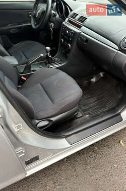 Седан Mazda 3 2005 в  фото 11 Седан Mazda 3 2005 в