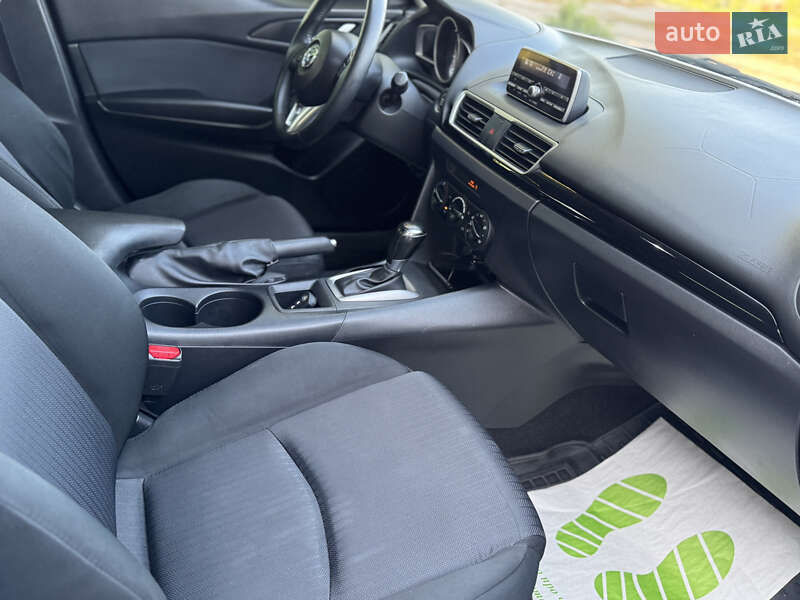 Седан Mazda 3 2014 в Харкові
