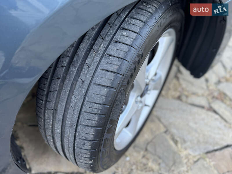Седан Mazda 3 2014 в Харкові