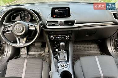 Седан Mazda 3 2017 в  фото 2 Седан Mazda 3 2017 в